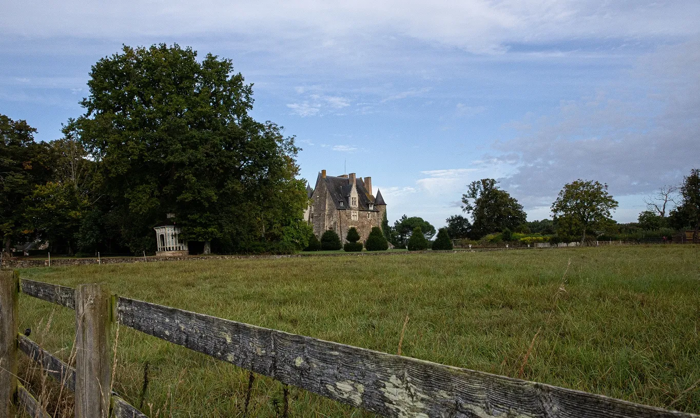 ch-teau-gontier-v-and-b-s-offre-le-domaine-de-la-marouti-re-et-y